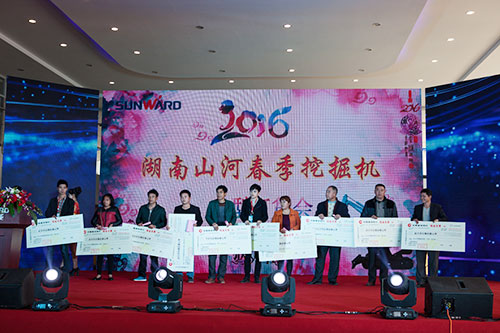 逆市可为！皇家国际智能挖掘机首场展销会美满收官