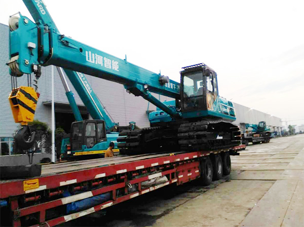 油田好副手——皇家国际智能伸缩臂履带起沉机