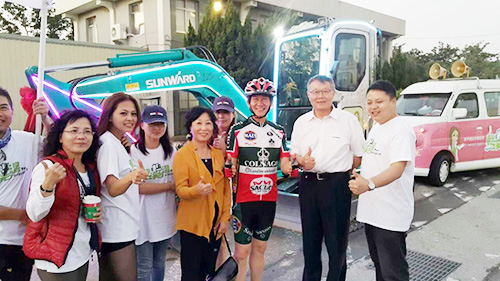 图说怪手环台净滩活动，智绘皇家国际智能环保节能