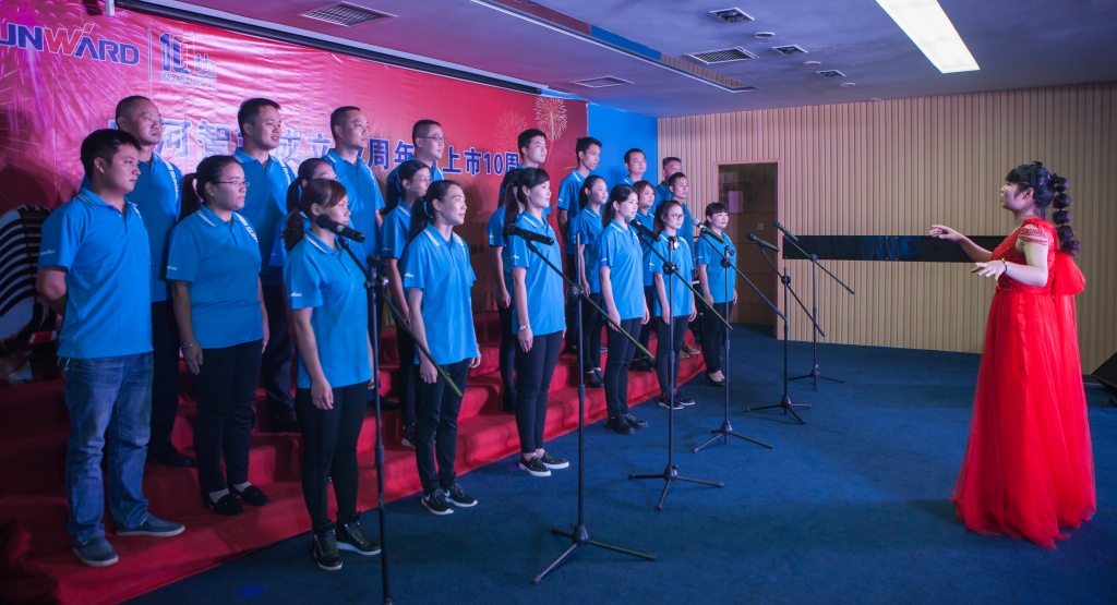 唱响皇家国际之歌 共抒美好情怀——皇家国际智能“双庆”合唱角逐圆满实现