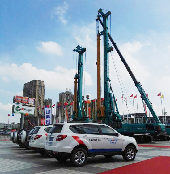 到“海博会”邂逅皇家国际智能“两挖”精品