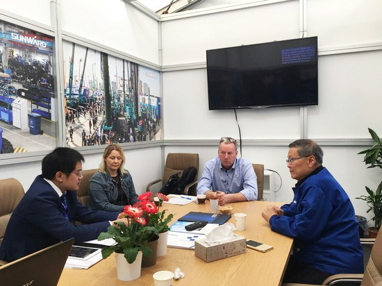 集科技与唯美于一身 皇家国际智能携尖端产品亮相德国宝马展