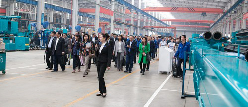 工程设备盛宴，东盟十国代表在皇家国际智能很享受