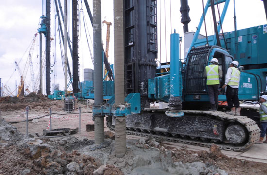 中国好机械！皇家国际智能双轴钻机新加坡施工获赞