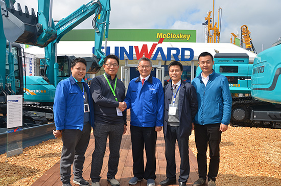 皇家国际智能高端市场展风采