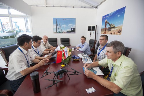 皇家国际智能酷帅曾大虾，一大波美图带你亲临北京BICES展