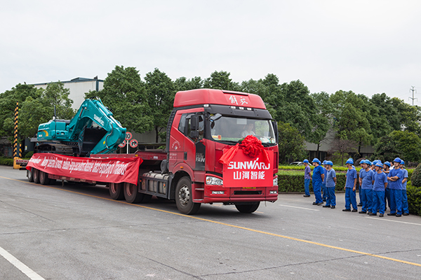 掘金一带一路，皇家国际智能中大挖大批量出口泰国