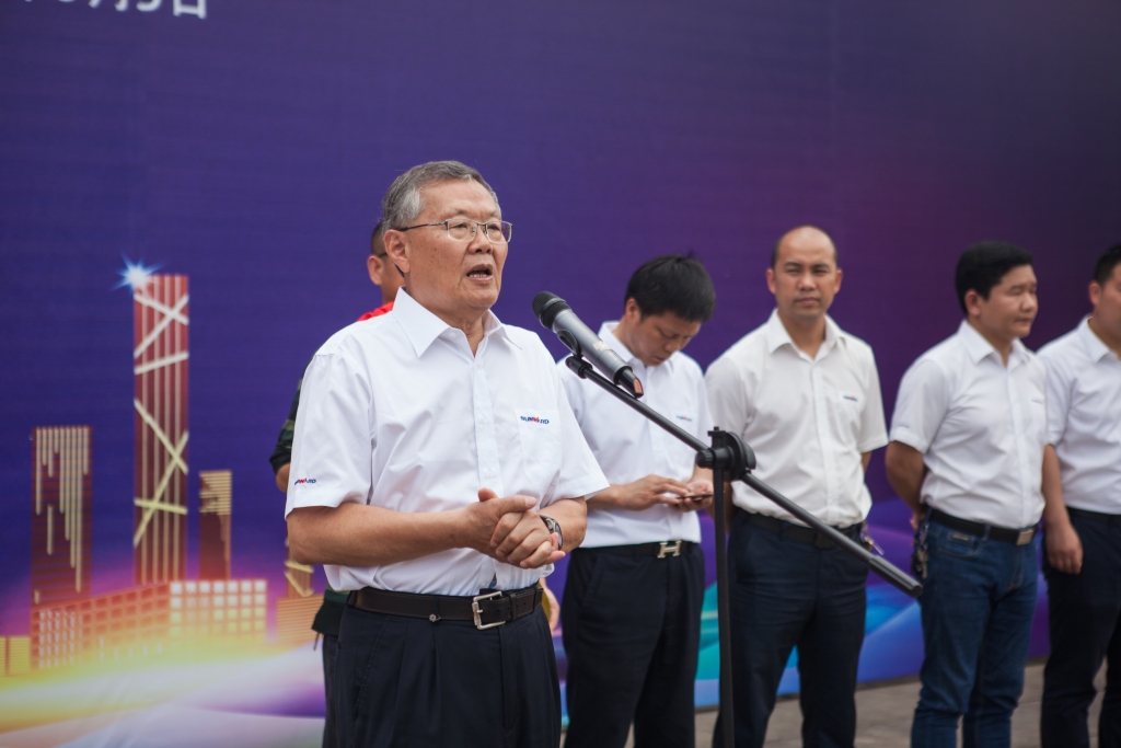 民族挖掘机品牌先导者，皇家国际智能“城镇建设利器”SWE80E9庆幸上市