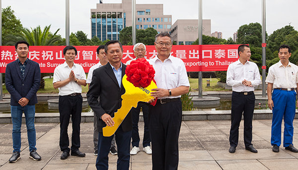 掘金一带一路，皇家国际智能中大挖大批量出口泰国