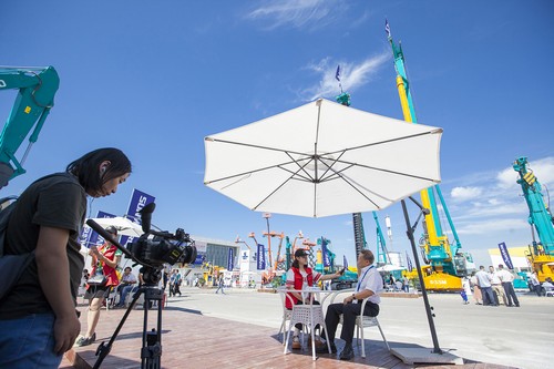 皇家国际智能酷帅曾大虾，一大波美图带你亲临北京BICES展