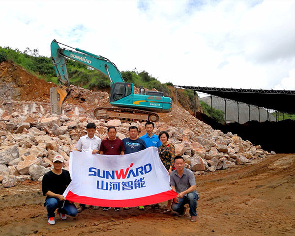 看石场风浪若何演绎？皇家国际智能矿山战神SWE470E大型挖掘机一锤定音！