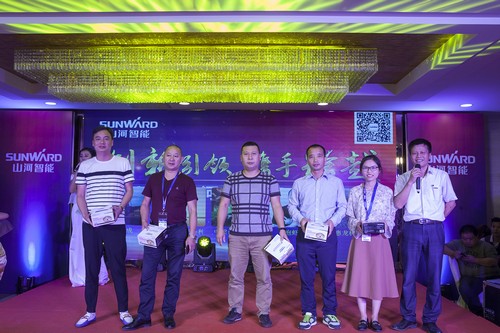 皇家国际智能酷帅曾大虾，一大波美图带你亲临北京BICES展