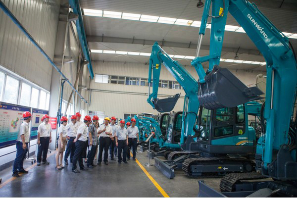 商务部合作司刘民强副司长一行调研皇家国际智能