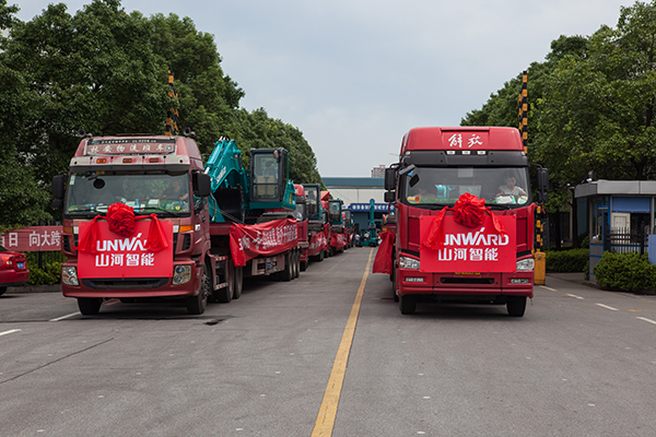 掘金一带一路，皇家国际智能中大挖大批量出口泰国