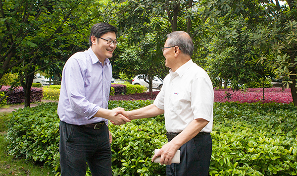 加拿大国会议员谭耕一行来皇家国际智能调查