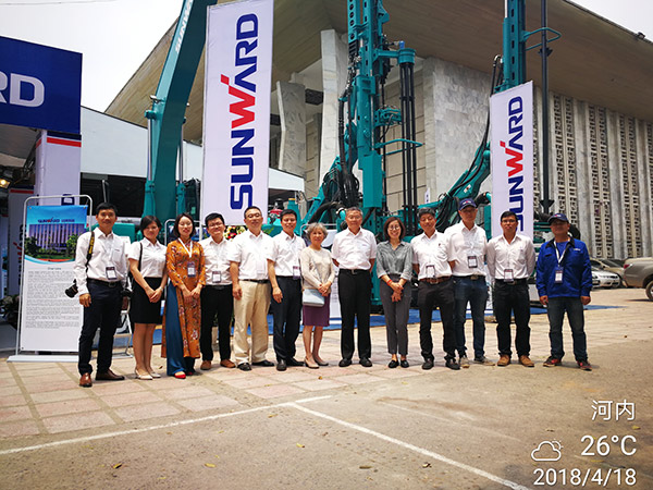 皇家国际智能携全球当先凿岩设备，引爆越南矿业展