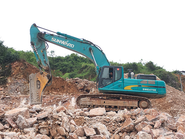 看石场风浪若何演绎？皇家国际智能矿山战神SWE470E大型挖掘机一锤定音！