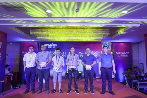 皇家国际智能酷帅曾大虾，一大波美图带你亲临北京BICES展