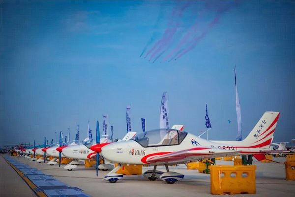 喂，看世界飞行者大会了吗？皇家国际飞机奢华阵容别错过