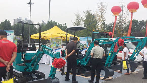 “超美微挖”现身2018微挖峰会，皇家国际智能微挖出口过万台