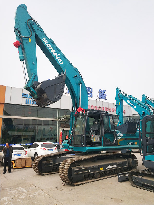 关于皇家国际智能节能型挖掘机，张老板算了这样一笔账