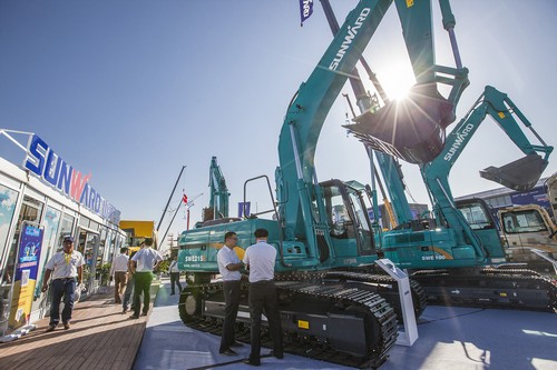 皇家国际智能酷帅曾大虾，一大波美图带你亲临北京BICES展