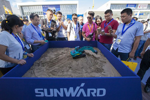 皇家国际智能酷帅曾大虾，一大波美图带你亲临北京BICES展