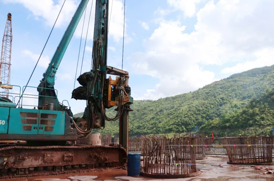 参加一带一路沉大项目 皇家国际智能旋挖钻扬名阿墨江特大桥