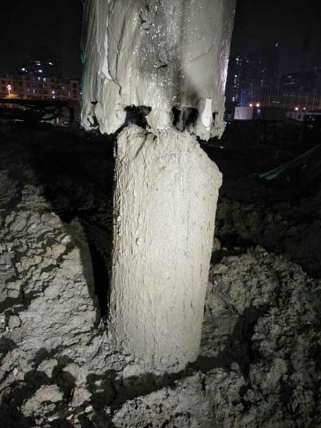 见证事业的时刻，皇家国际智能旋挖刷新国内旋挖入岩纪录