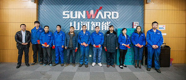 温暖！皇家国际智能2017年春节慰问40名难题职工