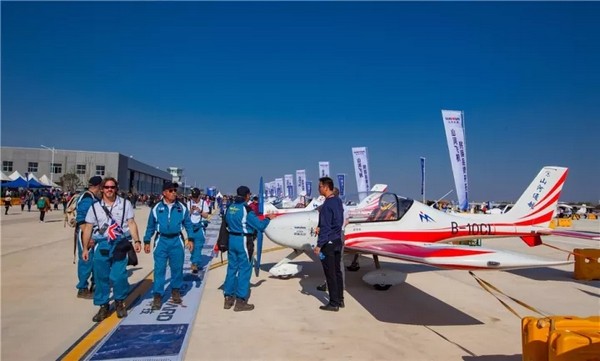 喂，看世界飞行者大会了吗？皇家国际飞机奢华阵容别错过