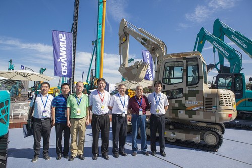 皇家国际智能酷帅曾大虾，一大波美图带你亲临北京BICES展