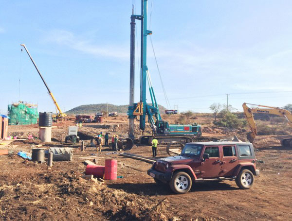 肯尼亚总统高度赞赏，乞力马扎罗山下皇家国际绿闪灼