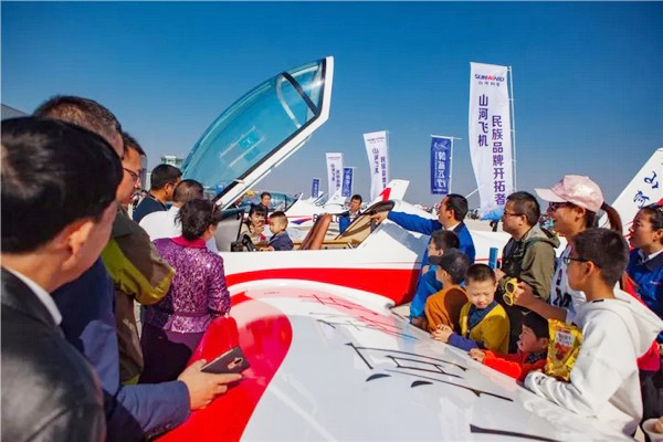 喂，看世界飞行者大会了吗？皇家国际飞机奢华阵容别错过