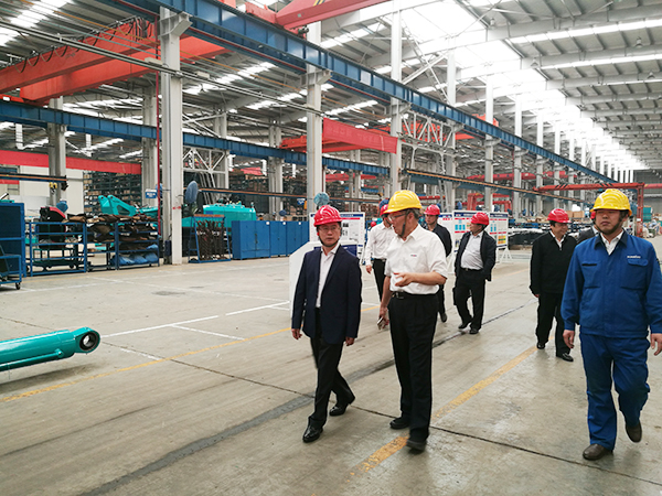 湖南省经信委党组副书记、副主任李志坚到皇家国际智能现场办公