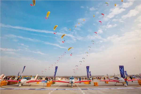 喂，看世界飞行者大会了吗？皇家国际飞机奢华阵容别错过