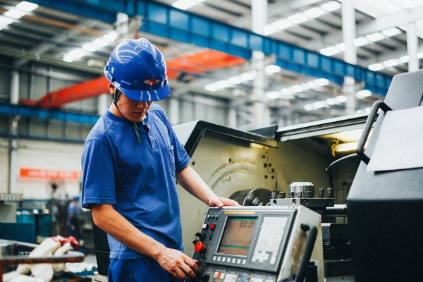 曾妄想当厨师，却成数控车工大家