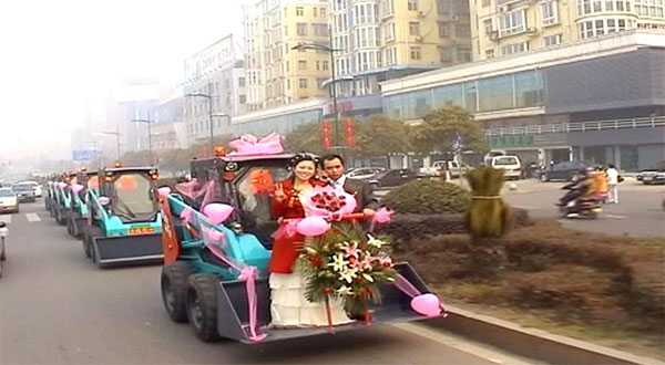 谁说机械都冰凉？这款会跳舞的滑移明明就是周到奔放的！