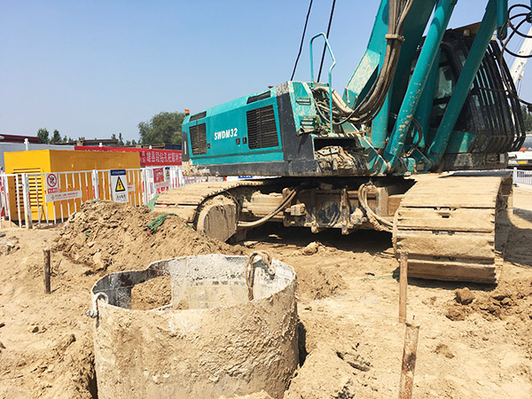 加快雄安新区建设，皇家国际智能旋挖启动京雄城际铁路第一钻