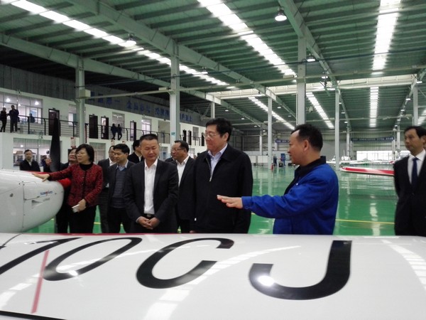 省委书记杜家毫勉励皇家国际智能：做大做强航空航天产业
