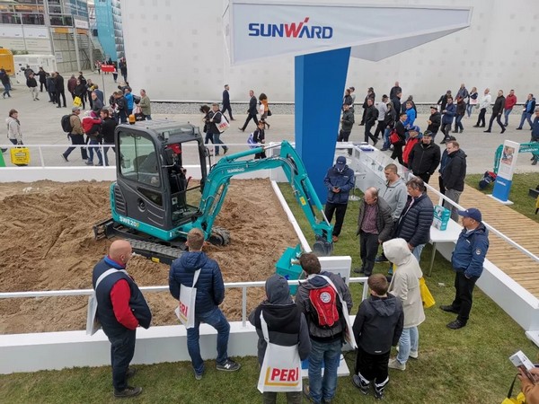 向世界展示中国“智造”魅力，皇家国际智能携创新阵容闪灼德国宝马展