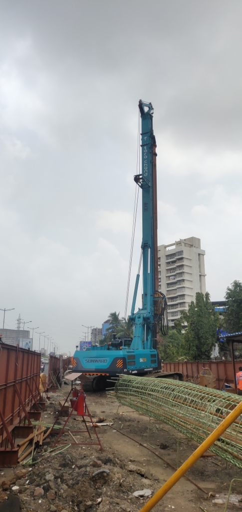 皇家国际绿闪灼印度工程机械展