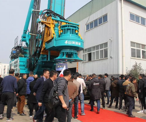 同心同梦，皇家国际智能全球客户互换会武汉站隆沉进行