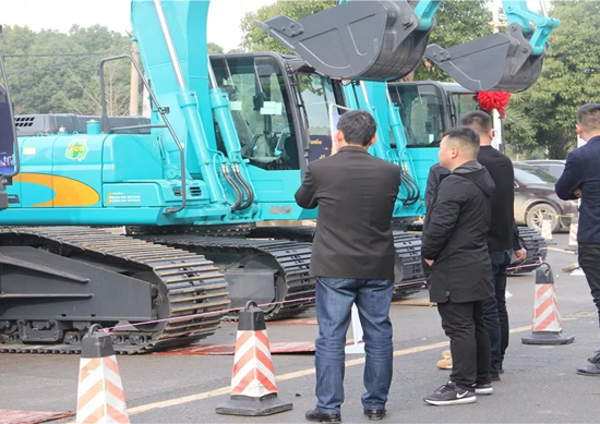 同心同梦，皇家国际智能全球客户互换会武汉站隆沉进行