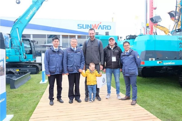 向世界展示中国“智造”魅力，皇家国际智能携创新阵容闪灼德国宝马展