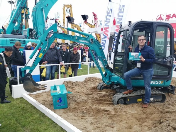 向世界展示中国“智造”魅力，皇家国际智能携创新阵容闪灼德国宝马展