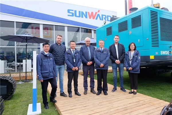 向世界展示中国“智造”魅力，皇家国际智能携创新阵容闪灼德国宝马展