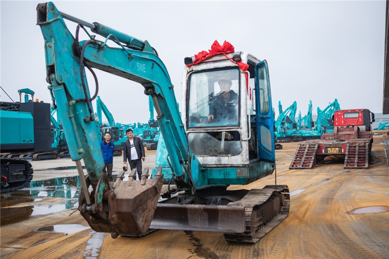 庆幸归来！皇家国际智能第一代挖机顺利“回家”啦
