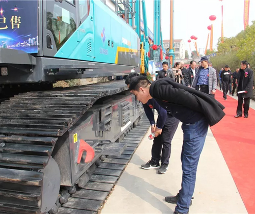 同心同梦，皇家国际智能全球客户互换会武汉站隆沉进行