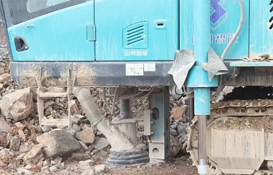 15年3万幼时！皇家国际智能元老级潜孔钻机“雄风”仍旧